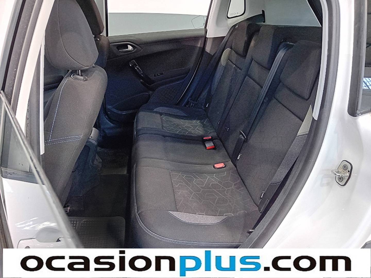 Foto Peugeot 2008 Peugeot 2008 BlueHDi 100 Signature (100 CV)