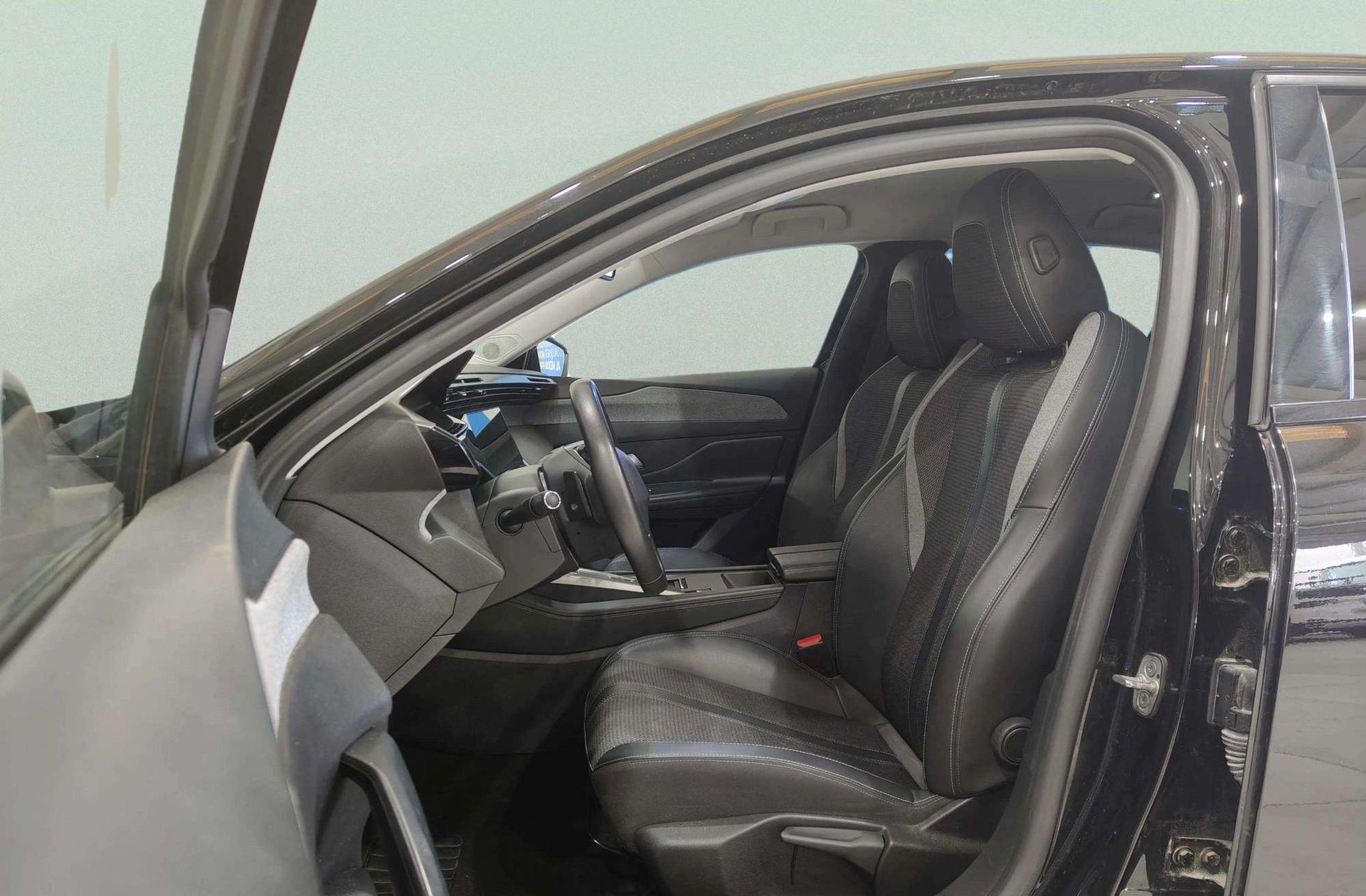 Peugeot 308 BlueHDi 130 Allure EAT8 - foto 10