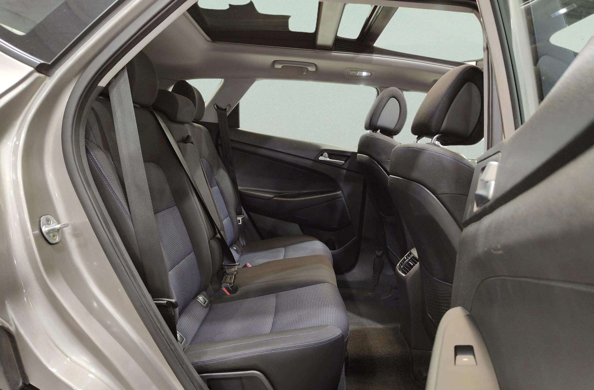 Hyundai Tucson 1.7 CRDi BlueDrive Link Sky 4x2 - foto 18