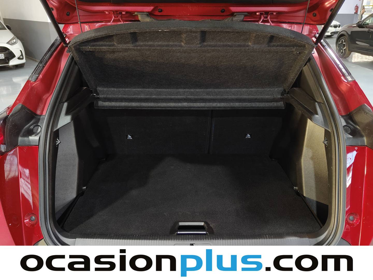 Foto Peugeot 2008 Peugeot 2008 Allure Hybrid eDCS6  (136 CV)