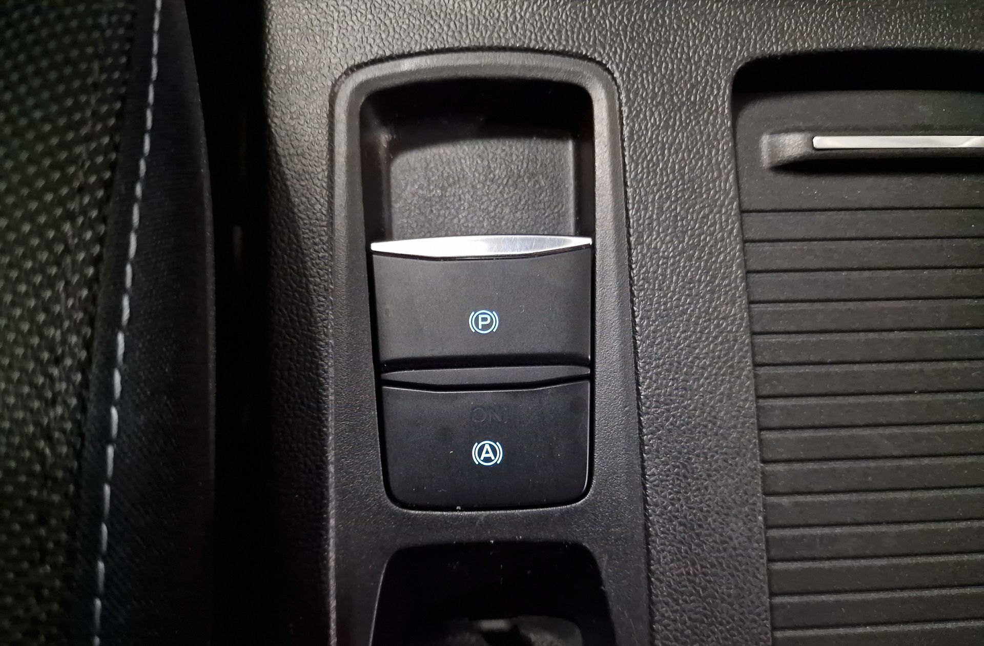 Ford Focus 1.0 EcoBoost MHEV Active - foto 34
