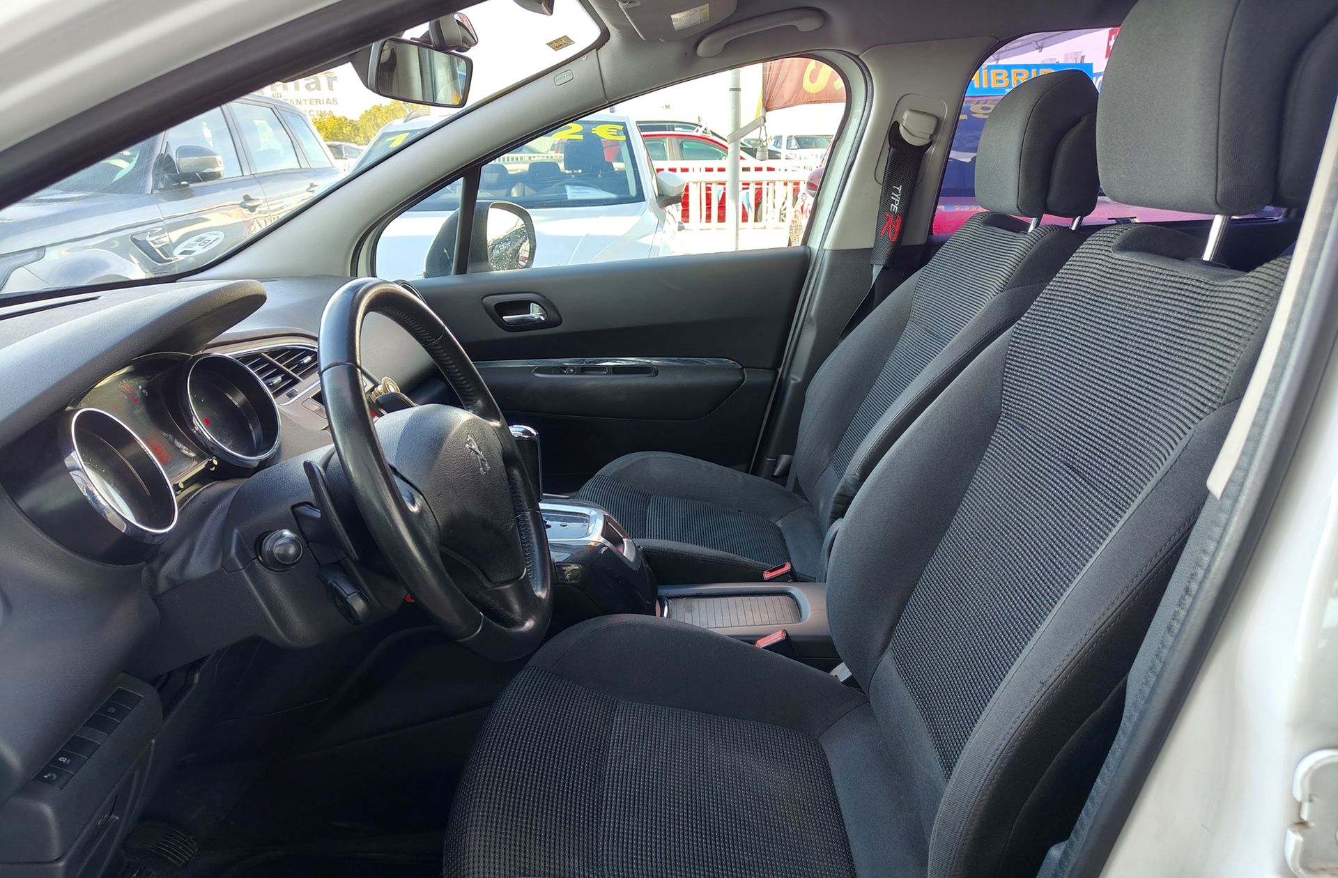 Peugeot 5008 1.6 e-HDI Active FAP ETG6 Blue Lion 7 plazas - foto 10