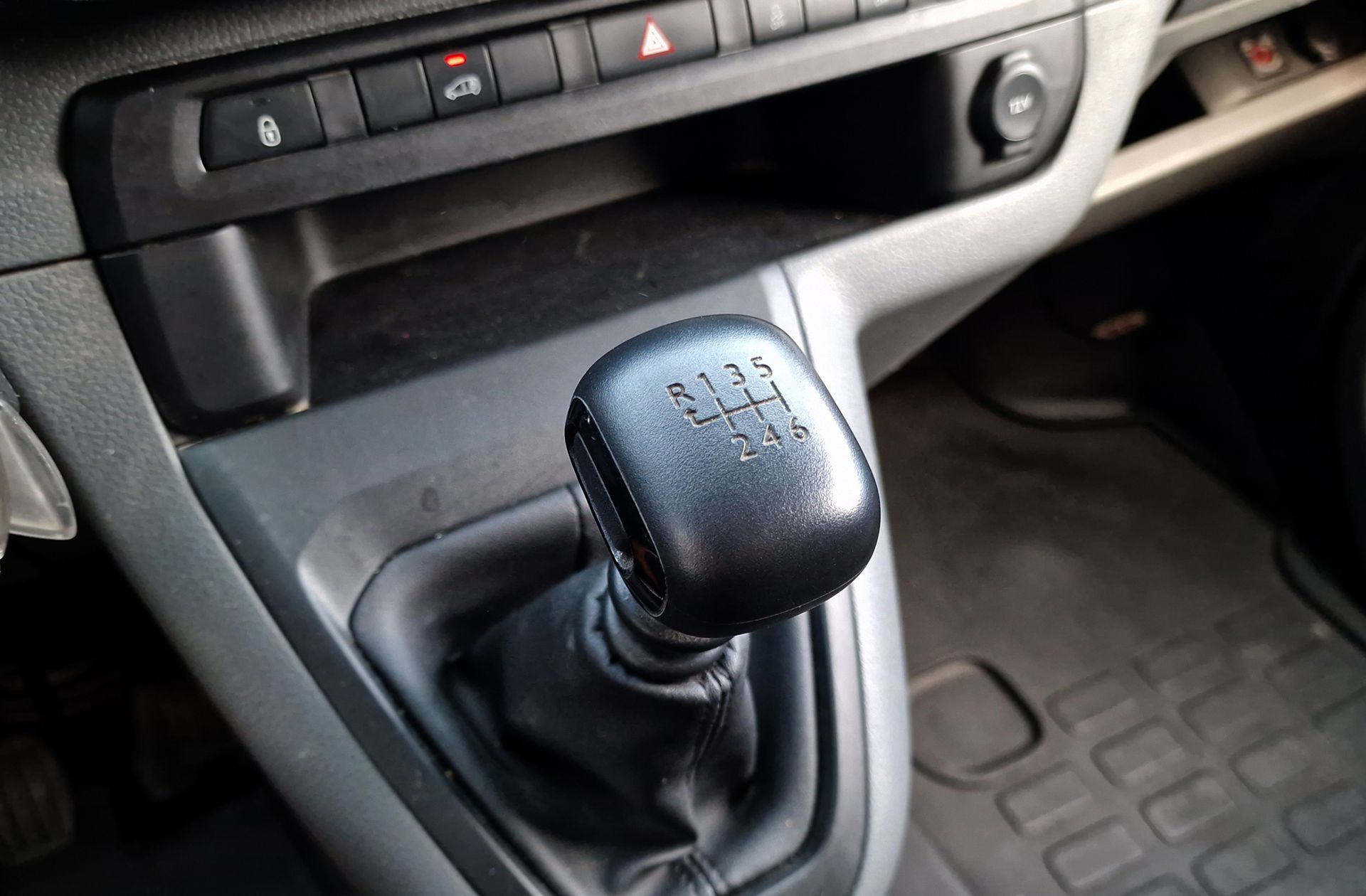 Peugeot Expert Furgon BlueHDi 120 Pro Standard - foto 5