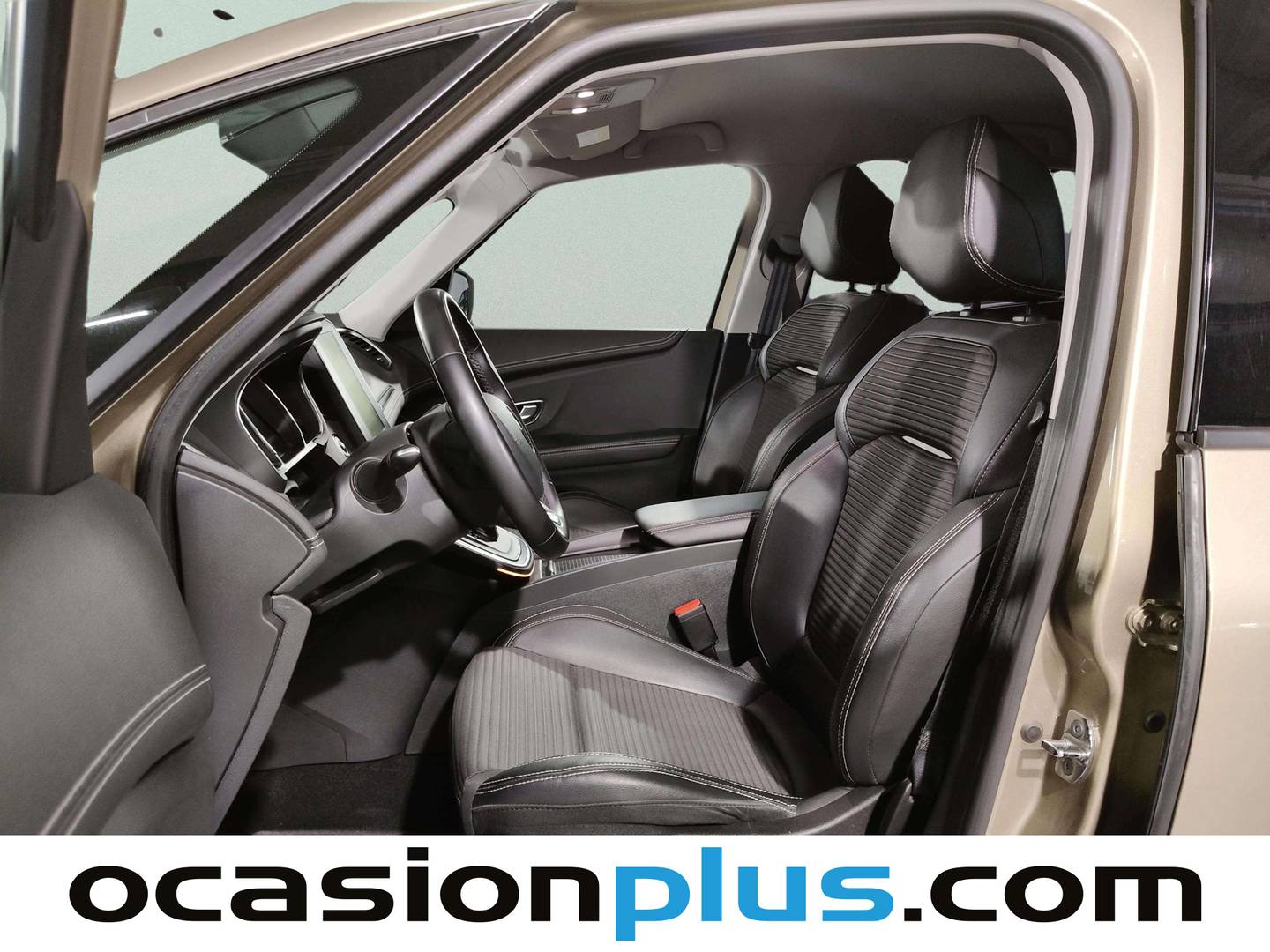 Foto asientos traseros Renault Grand Scénic Renault Grand Scenic Zen TCe (140 CV) EDC GPF