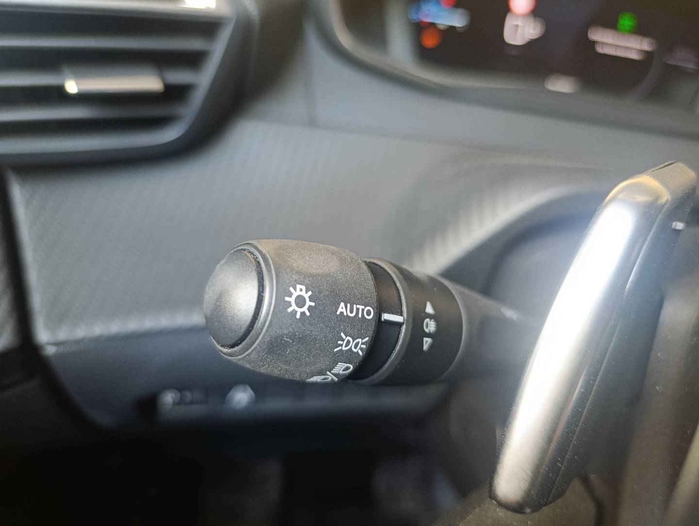 Peugeot 2008 Peugeot 2008 Allure Hybrid eDCS6 (145 CV) seminuevo
