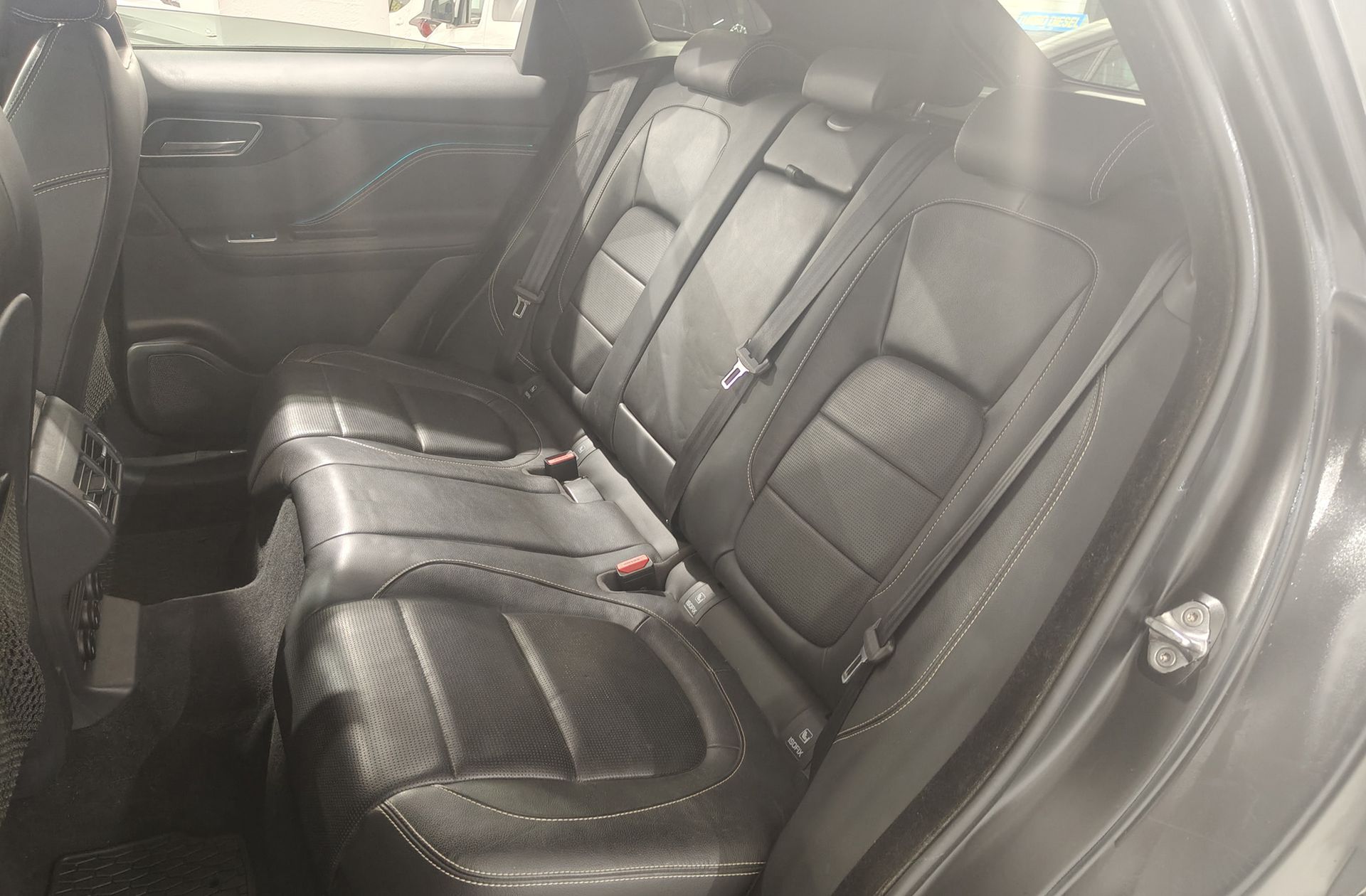 Jaguar F-Pace 2.0T i4 R-Sport AWD - foto 13