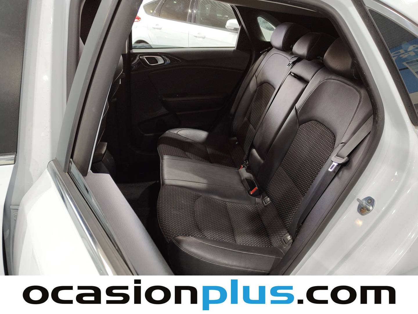 Foto asientos traseros KIA Ceed KIA Ceed 1.0 T-GDi Tech (120 CV)