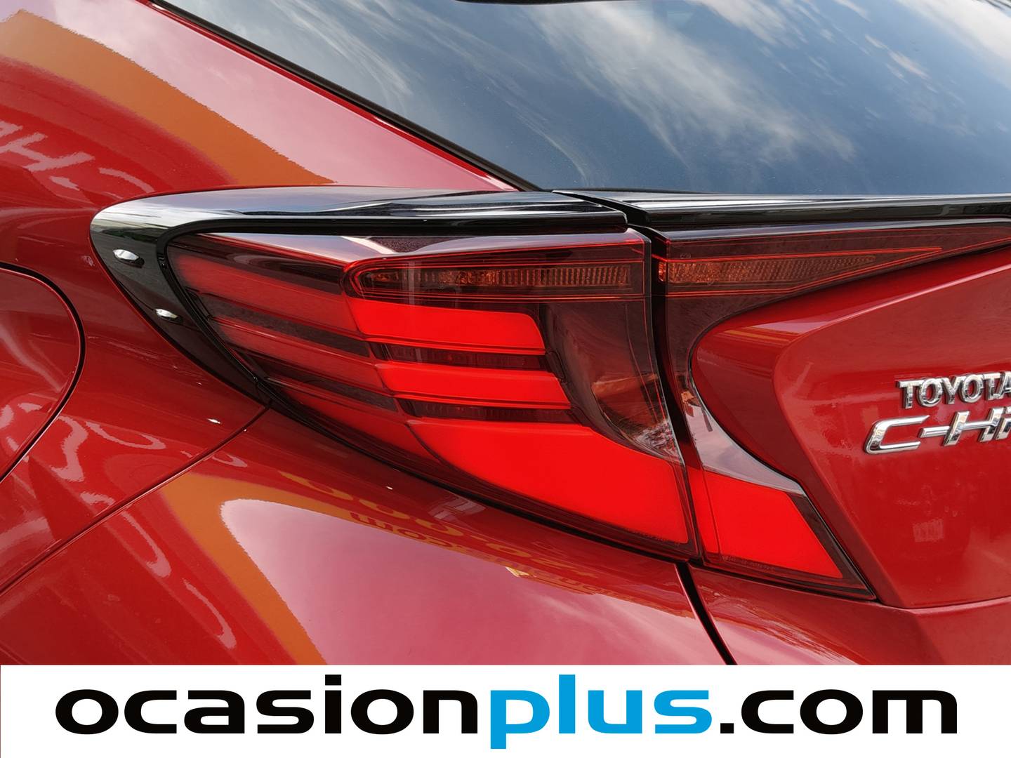Acabados Toyota C-HR Toyota C-HR 180H Advance Luxury (184 CV)