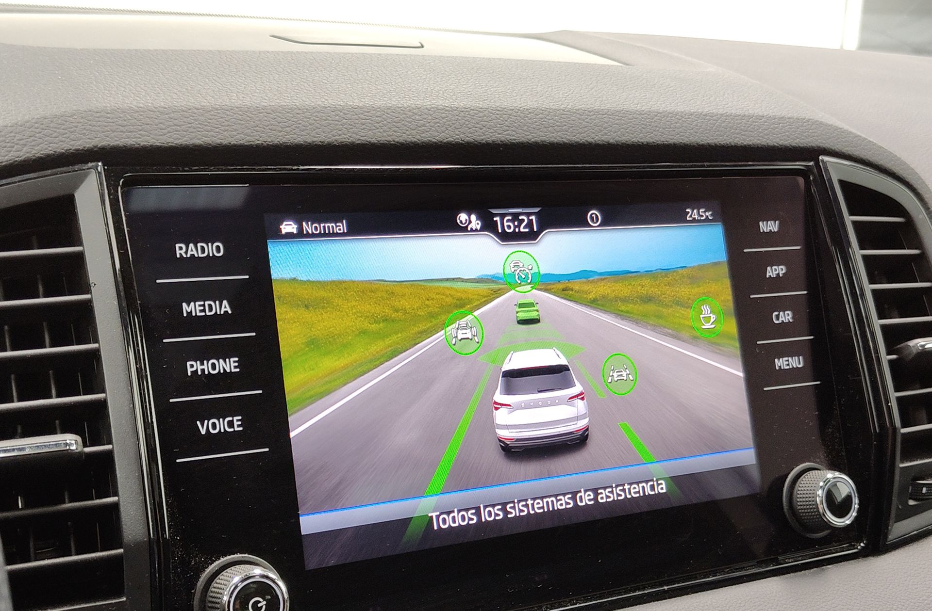 Škoda Karoq 1.5 TSI ACT Sportline DSG - foto 15