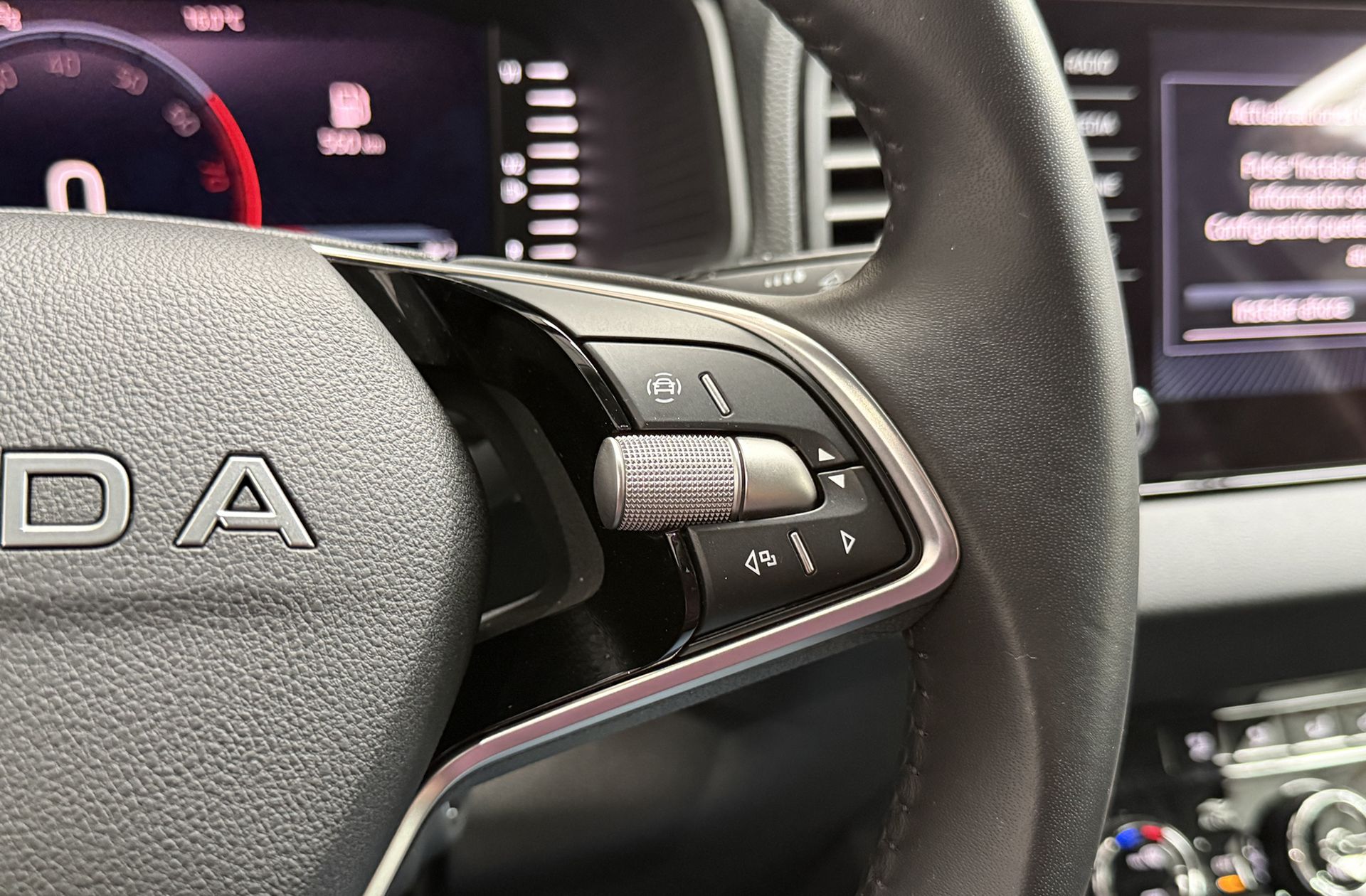 Škoda Karoq 1.0 TSI Selection - foto 25