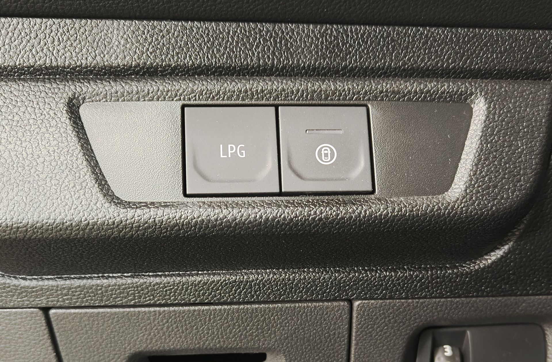 Dacia Sandero Expression ECO-G - foto 29