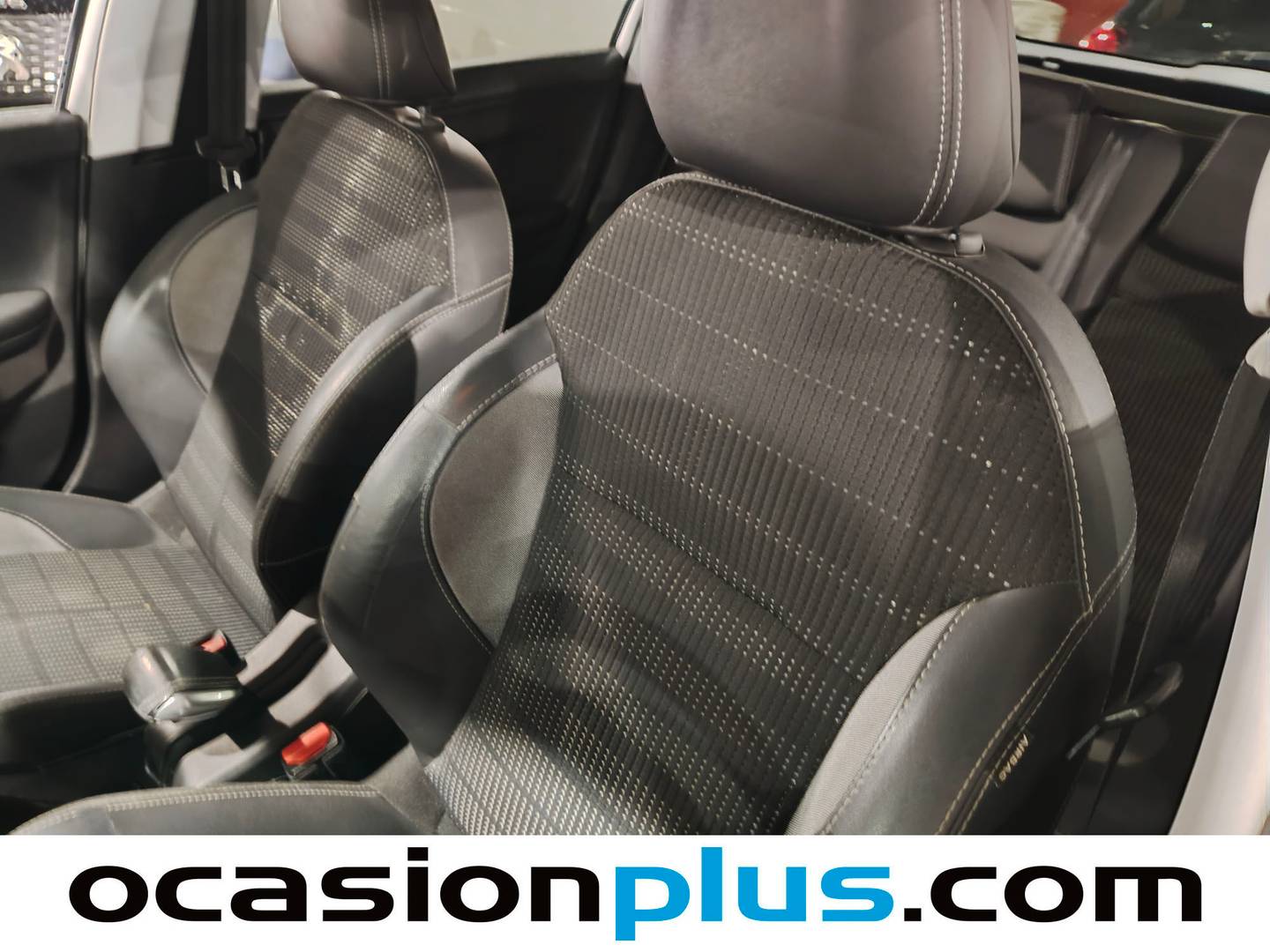 Foto Peugeot 2008 Peugeot 2008 PureTech 110 S&S Allure (110 CV)