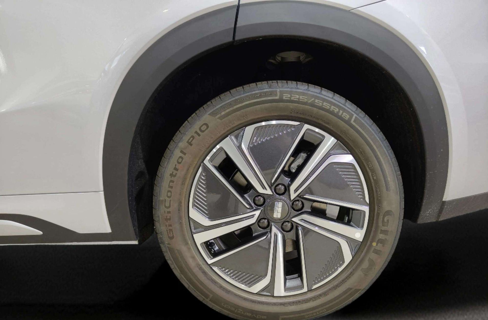 Geely Starray EM-i 1.5 PHEV Pro - foto 38