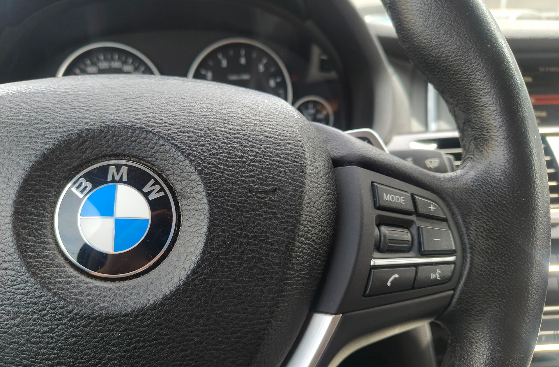 BMW X4 xDrive20i - foto 31