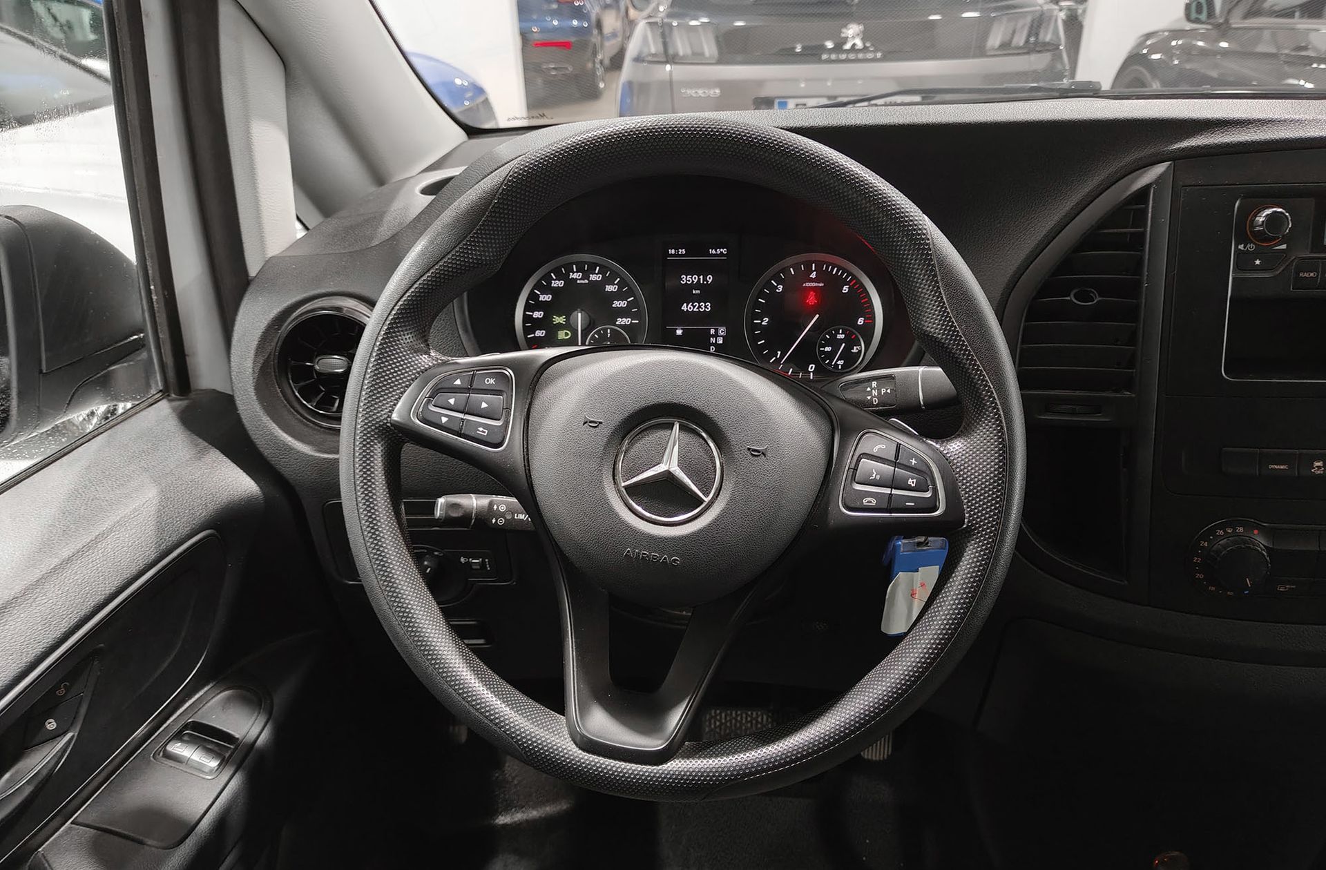 Mercedes-Benz Vito 114 CDI Tourer Pro Larga 9 plazas - foto 19