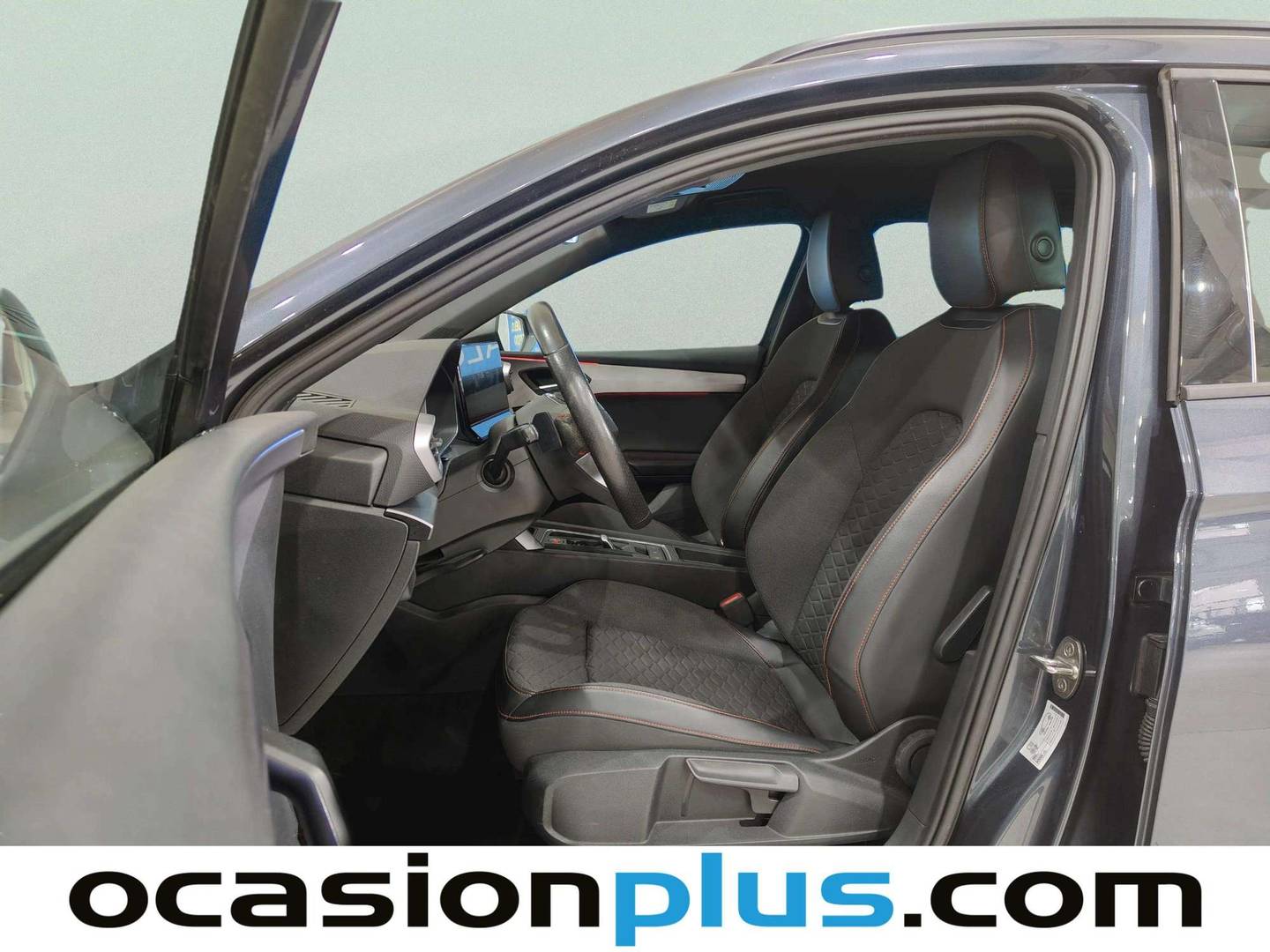 Foto asientos delanteros Seat León Seat León ST 1.5 eTSI S&S FR Go L DSG (150 CV)
