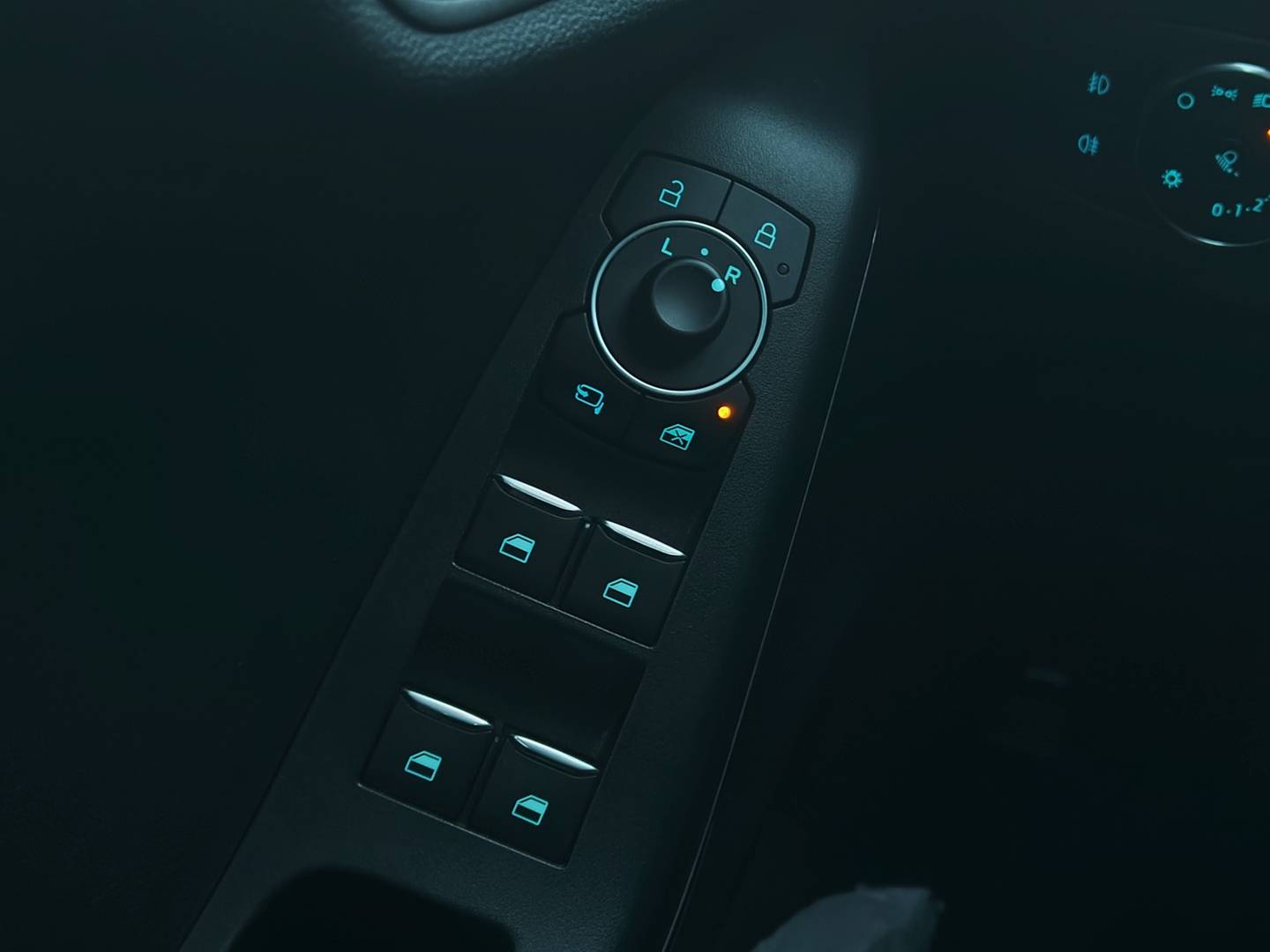 Foto Ford Puma Ford Puma 1.0 EcoBoost MHEV ST-Line X (125 CV)