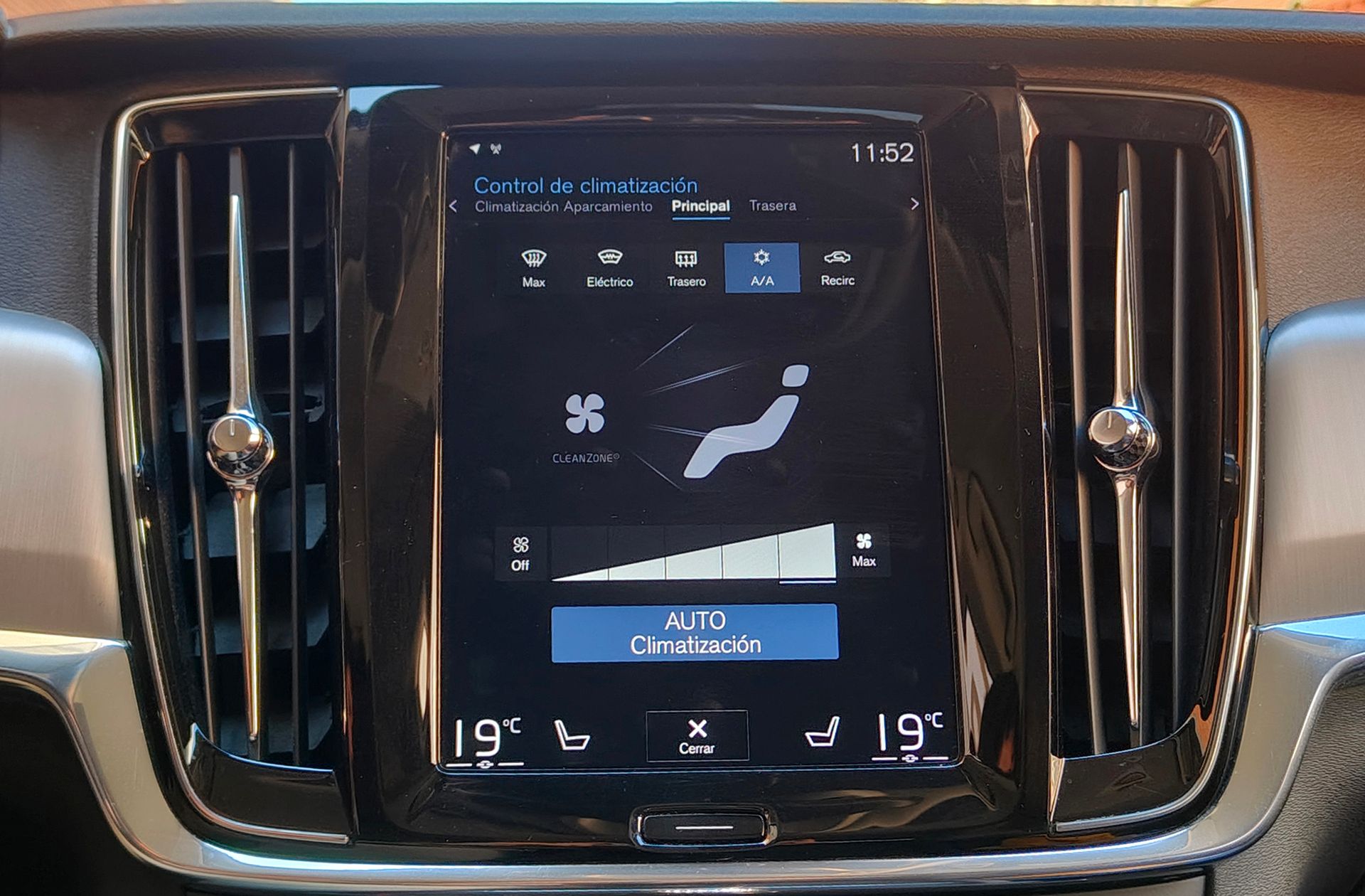 Volvo V90 D4 Momentum - foto 37
