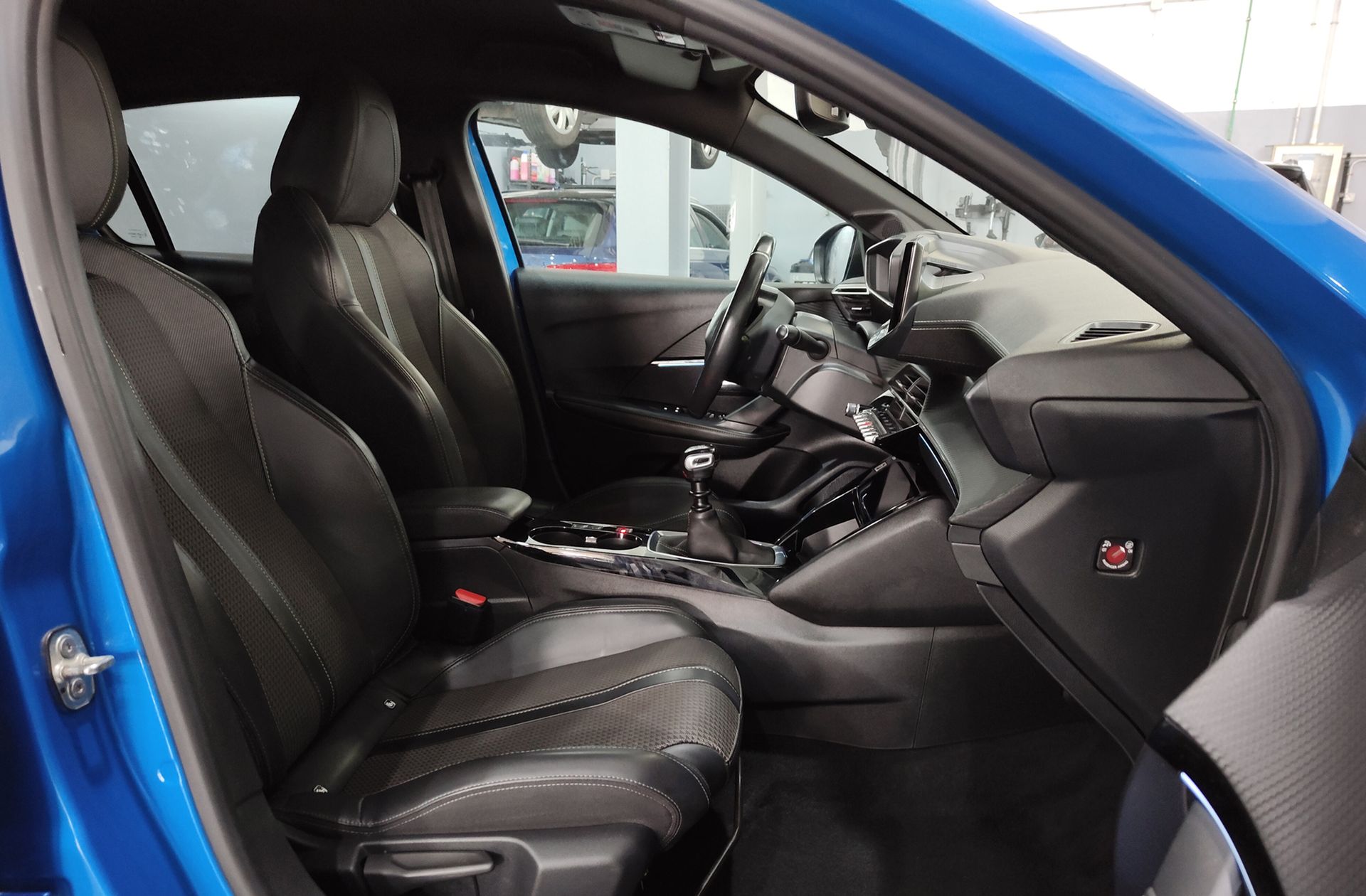 Peugeot 208 PureTech 100 GT - foto 20