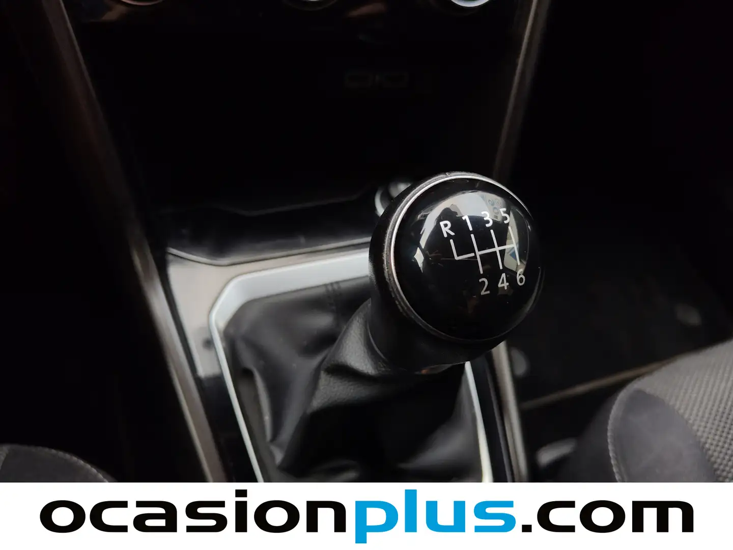 Foto Volkswagen T-Roc Volkswagen T-Roc Advance Style 2.0 TDI (150 CV)