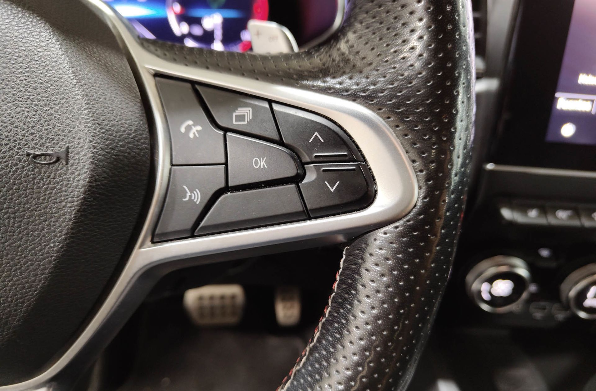 Renault Arkana RS Line TCe EDC Microhíbrido - foto 34