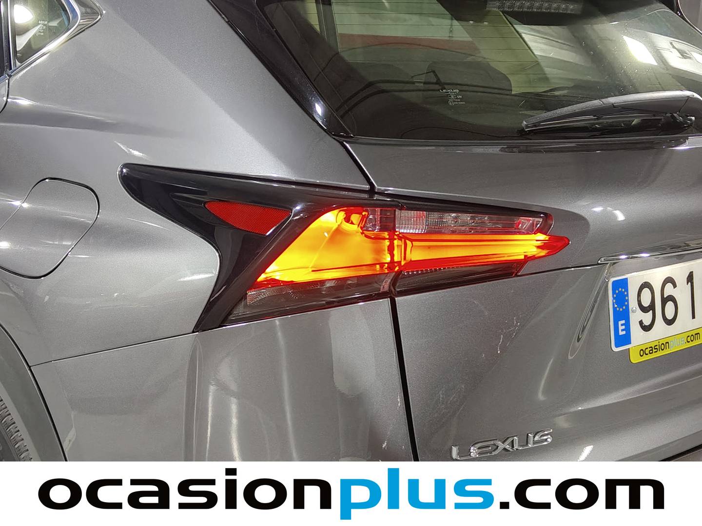 Foto Lexus NX Lexus NX 300h Corporate 2WD + Navibox (197 CV)