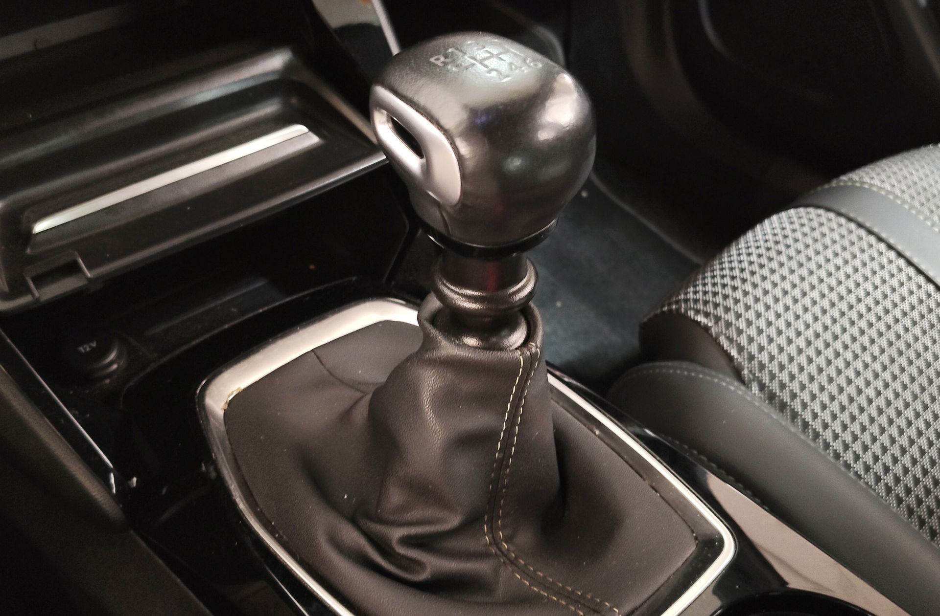 Peugeot 2008 PureTech 130 GT - foto 6