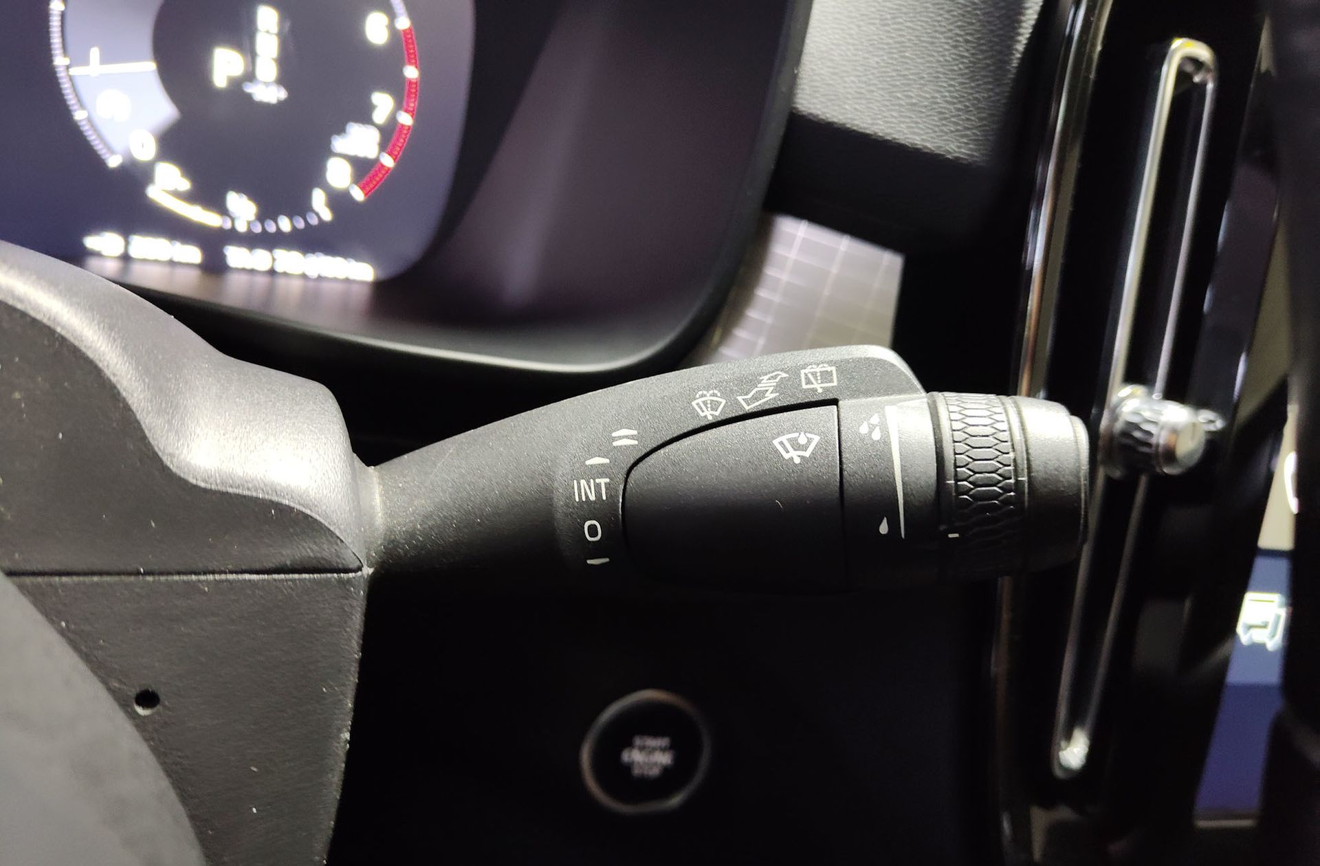 Volvo XC40 T3 Business Plus - foto 28