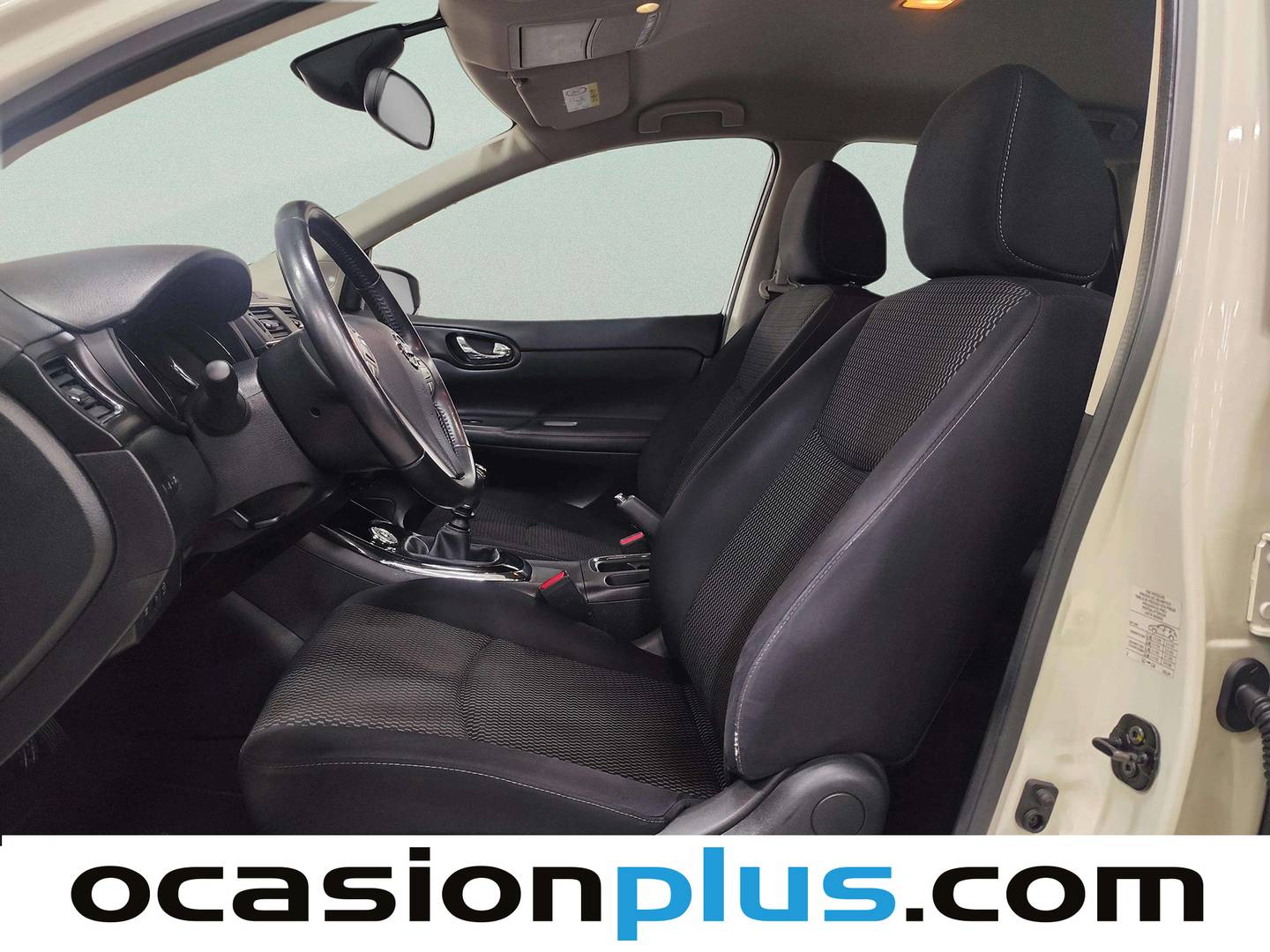 Foto asientos delanteros Nissan PULSAR Nissan Pulsar 1.2 DIG-T Acenta (115 CV)