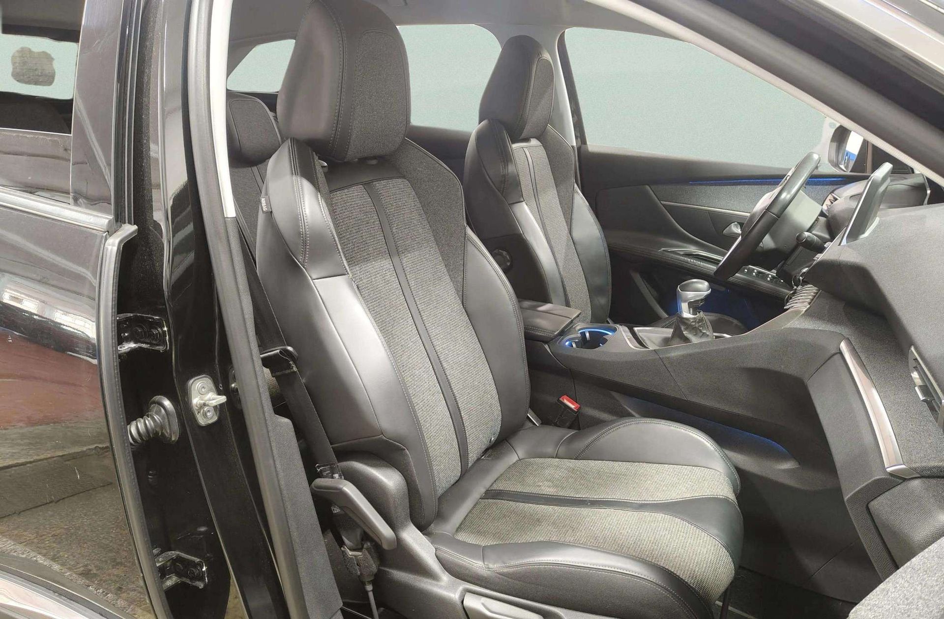 Peugeot 3008 PureTech 130 Allure - foto 17