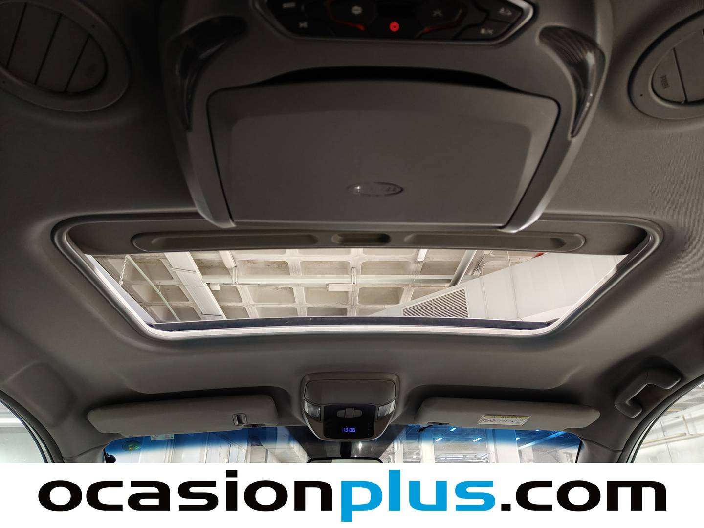 Foto SsangYong Rodius Ssangyong Rodius D22T Limited 4X4 Aut. (178 CV) 7 Plazas