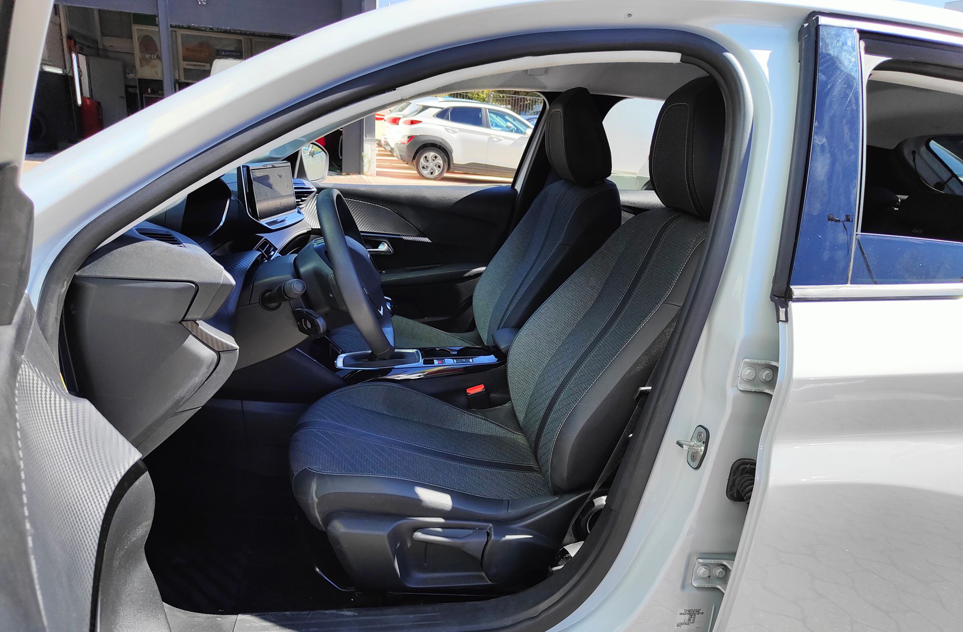 Peugeot 208 PureTech 100 Allure - foto 11