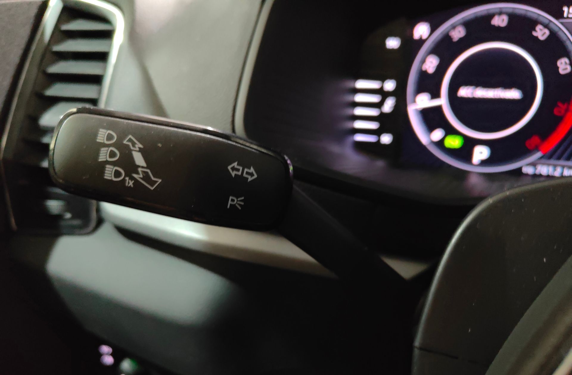Škoda Karoq 1.5 TSI ACT Ambition DSG - foto 22