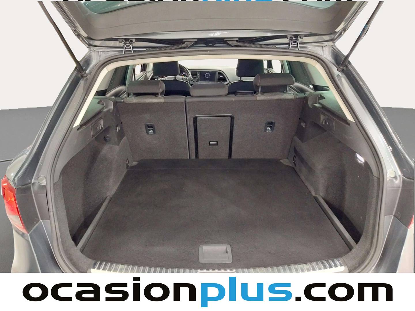 Foto Seat León SEAT León ST 1.8 TSI S&S X-perience Titan Desert 4Drive DSG (180 CV)