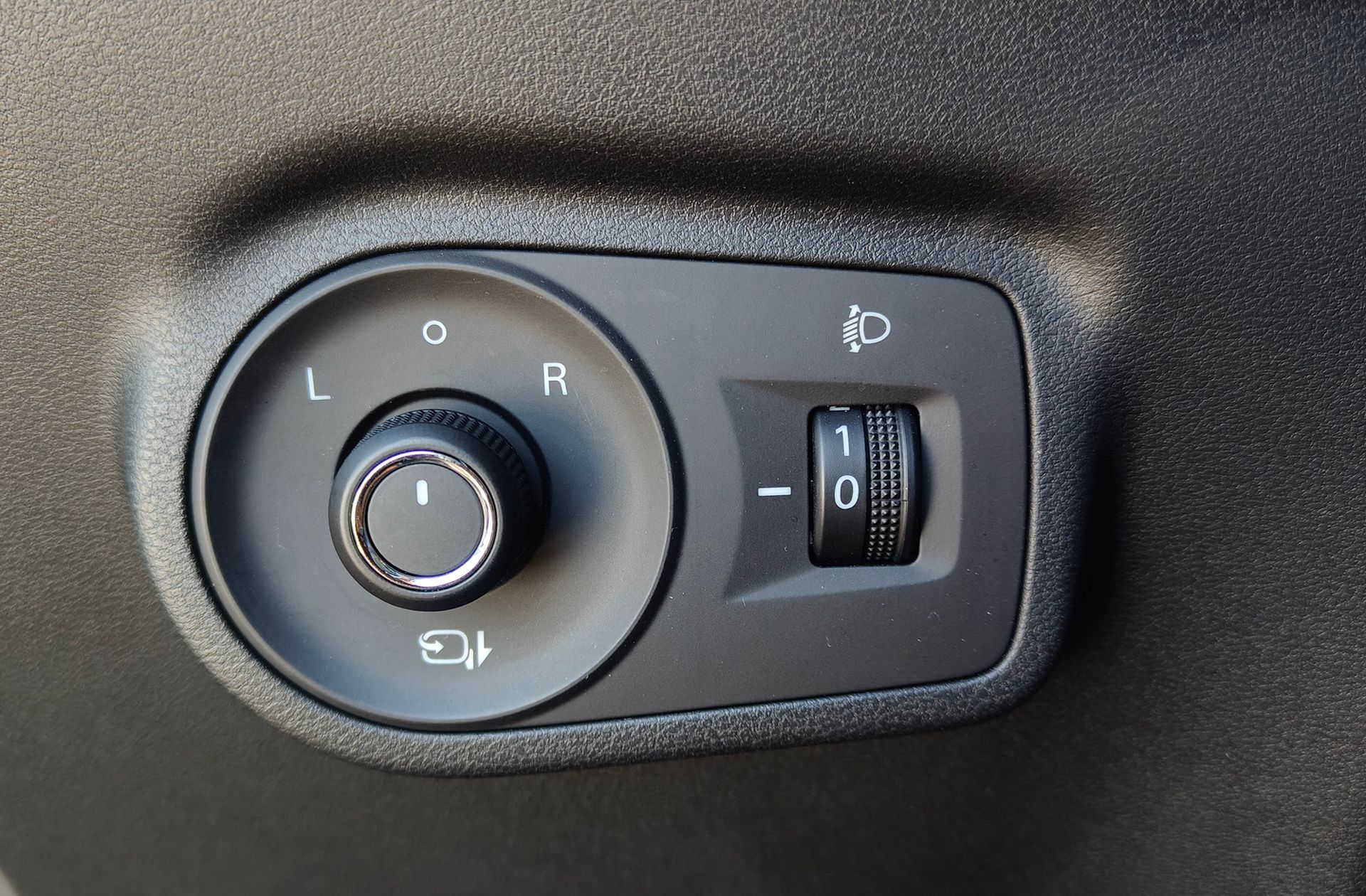 MG ZS 1.5 Hybrid+ Luxury - foto 28