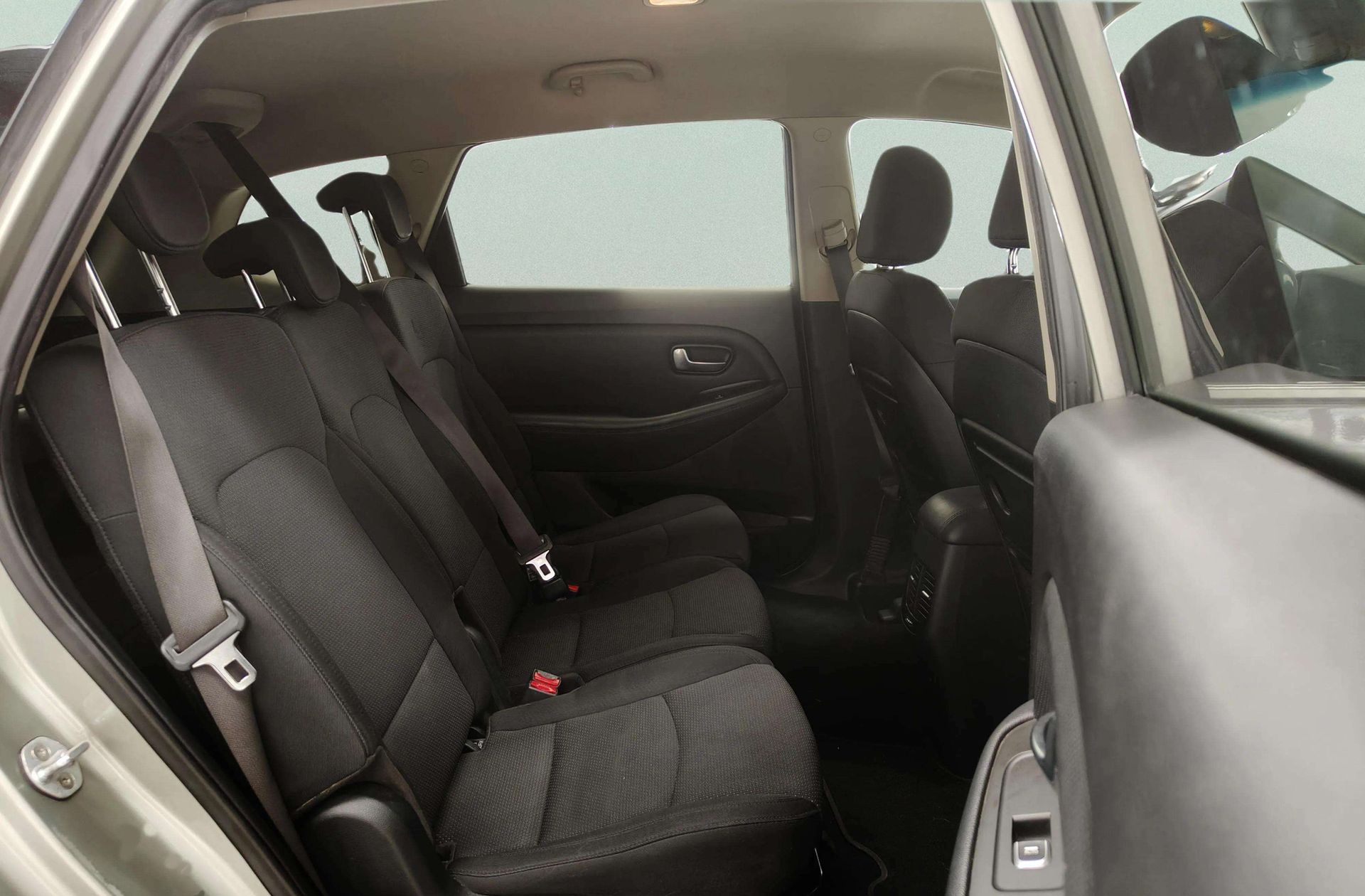 Kia Carens 1.6 GDi Uefa Euro 2016 Eco-Dynamics - foto 17