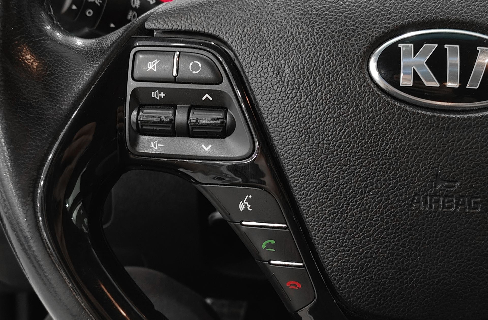 Kia Ceed 1.0 T-GDi Eco-Dynamics x-Tech - foto 28