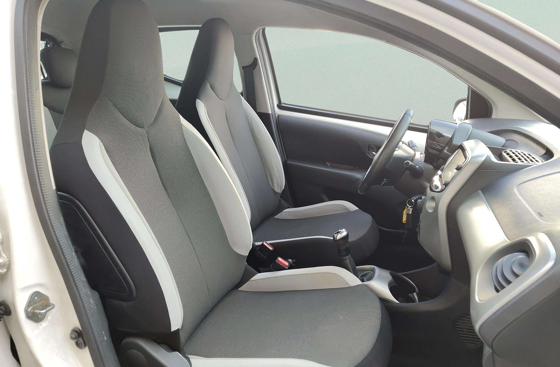Toyota Aygo 1.0 70 x-play - foto 17