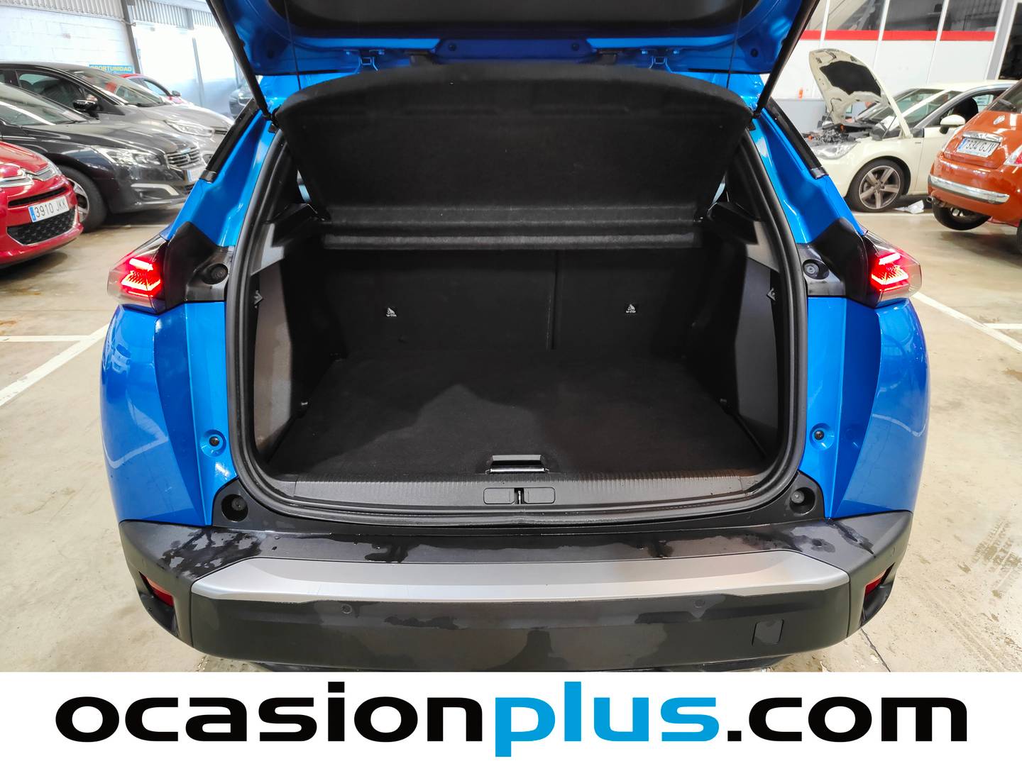 Foto Peugeot 2008 Peugeot 2008 PureTech 130 S&S Allure EAT8 (130 CV)