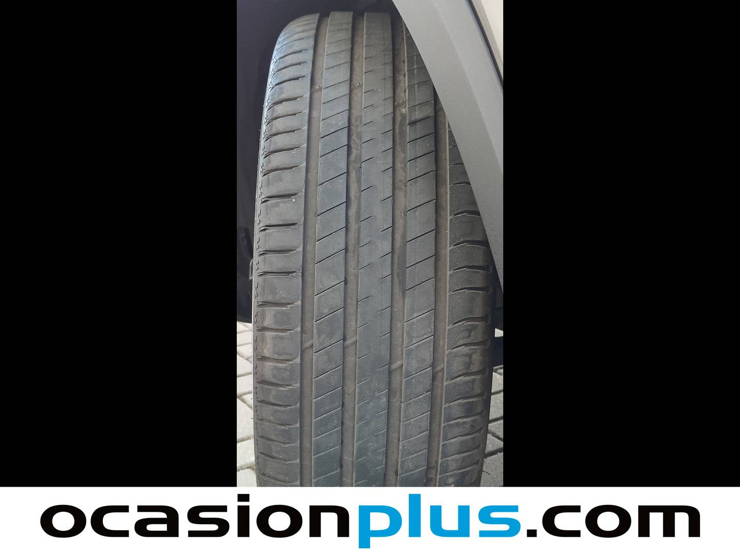 Foto Mercedes GLB Mercedes-Benz GLB 200 d (150 CV) Pack AMG