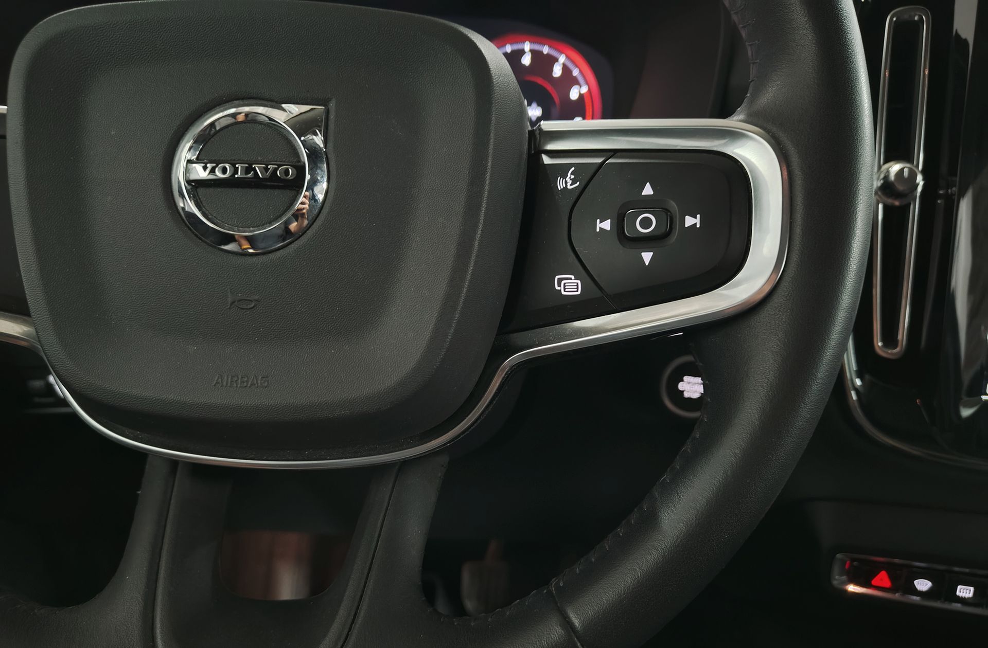 Volvo XC40 T3 Business Plus - foto 32