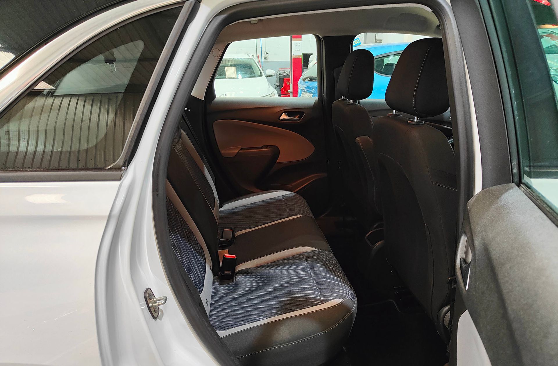 Opel Crossland 1.5 D Design Line 120 Aniversario - foto 17