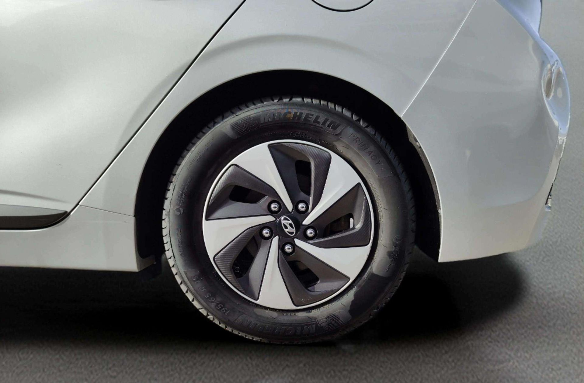 Hyundai Ioniq 1.6 GDI HEV Klass DT - foto 36