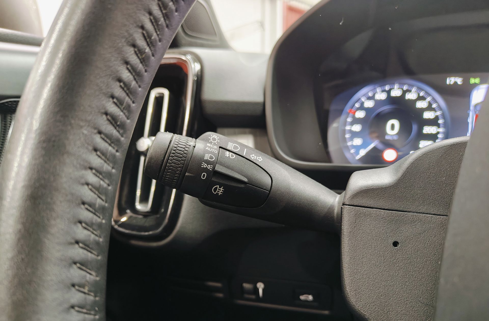 Volvo XC40 T4 Business Plus - foto 25