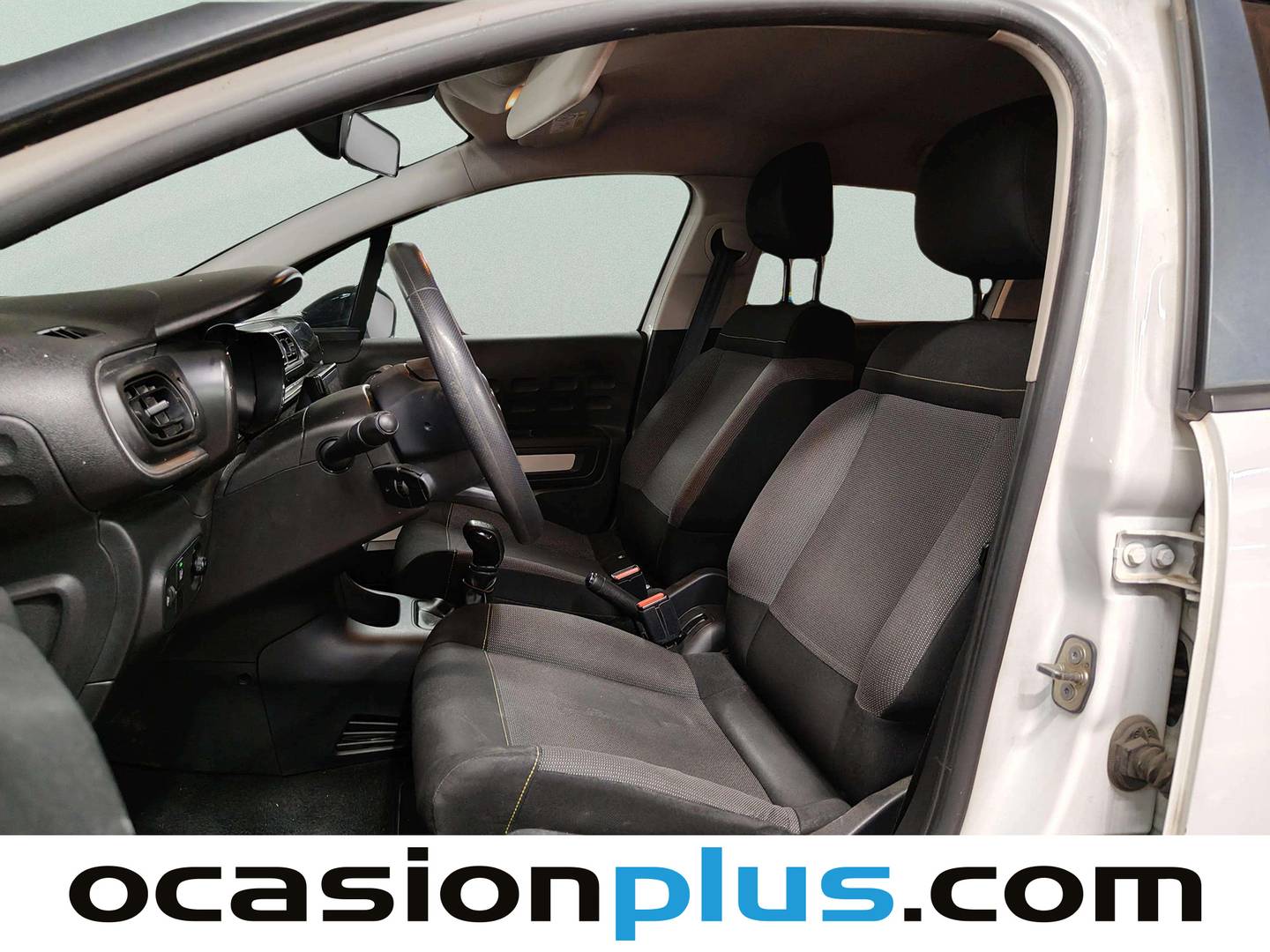 Foto asientos delanteros Citroën C3 Citroën C3 BlueHDi 75 S&S Feel (75 CV)