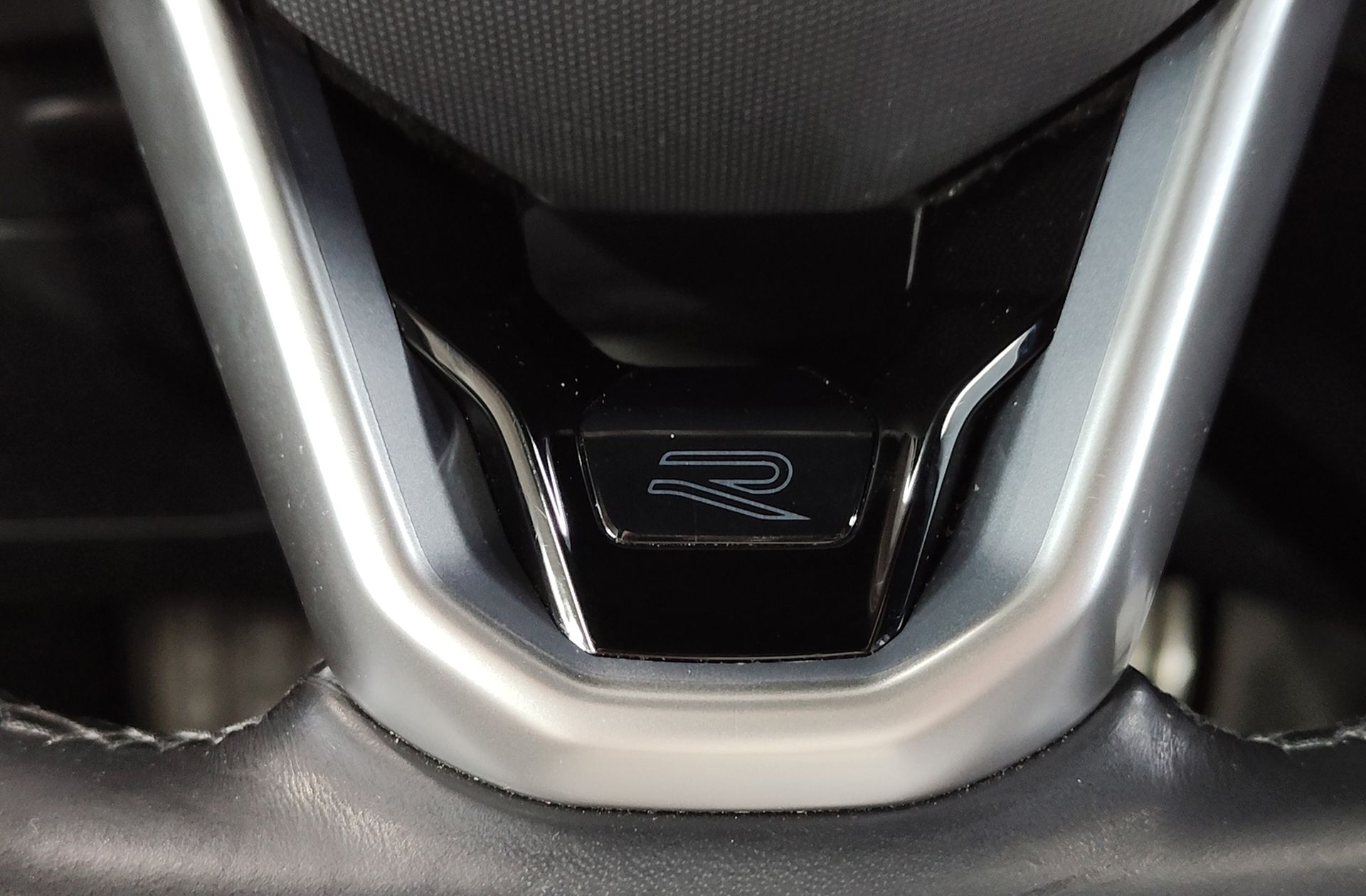 Volkswagen T-Cross R-Line 1.0 TSI DSG - foto 34