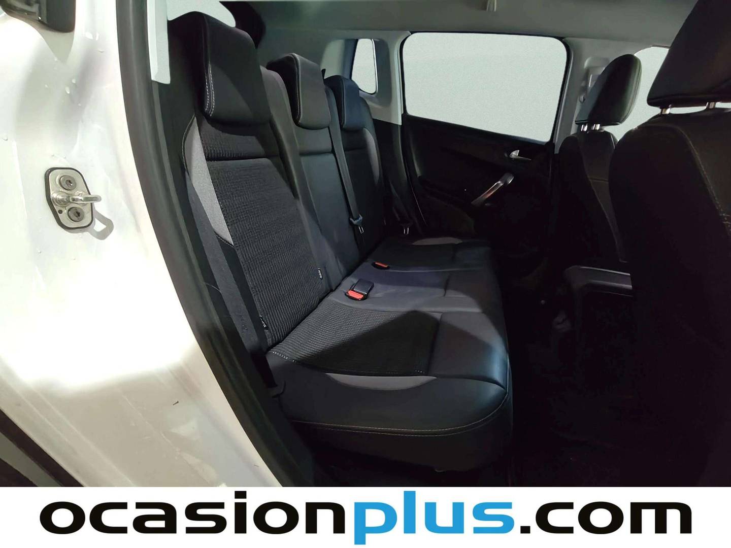 Foto Peugeot 2008 Peugeot 2008 PureTech 110 S&S Allure (110 CV) siete plazas