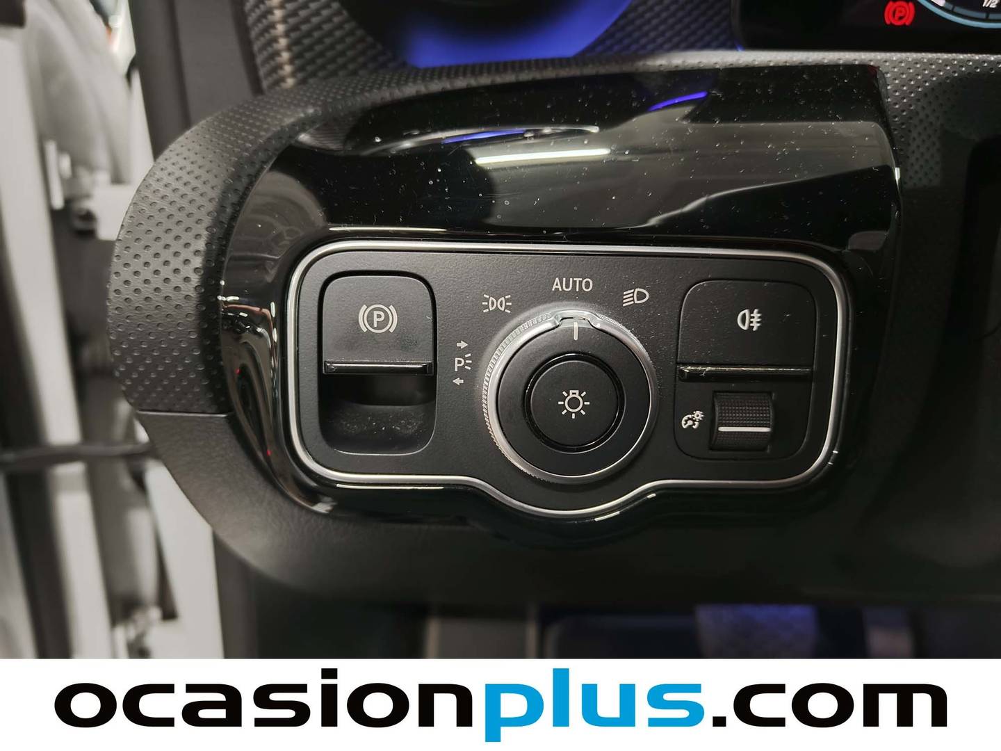 Foto Mercedes CLA Mercedes-Benz CLA 180  (136 CV)