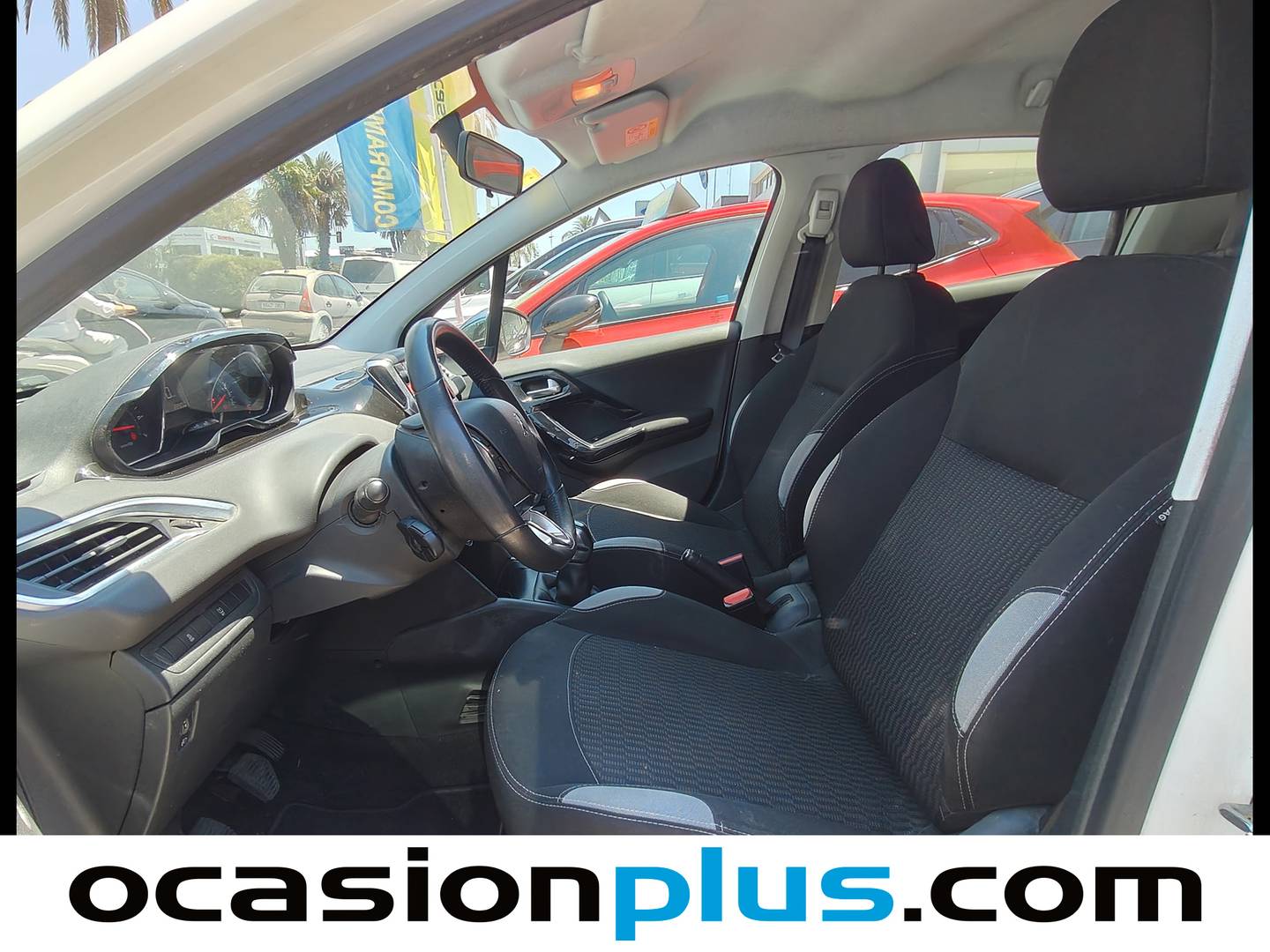 Foto asientos delanteros Peugeot 208 Peugeot 208 1.2L PureTech Style (82 CV)