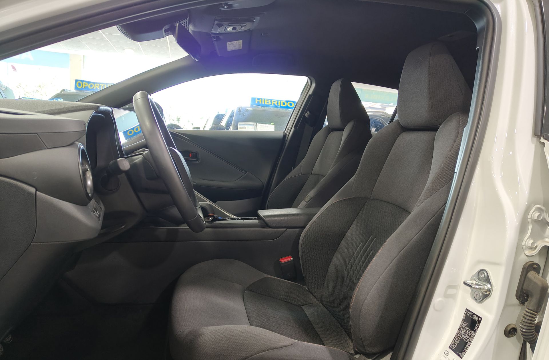 Toyota C-HR 200H Advance - foto 10